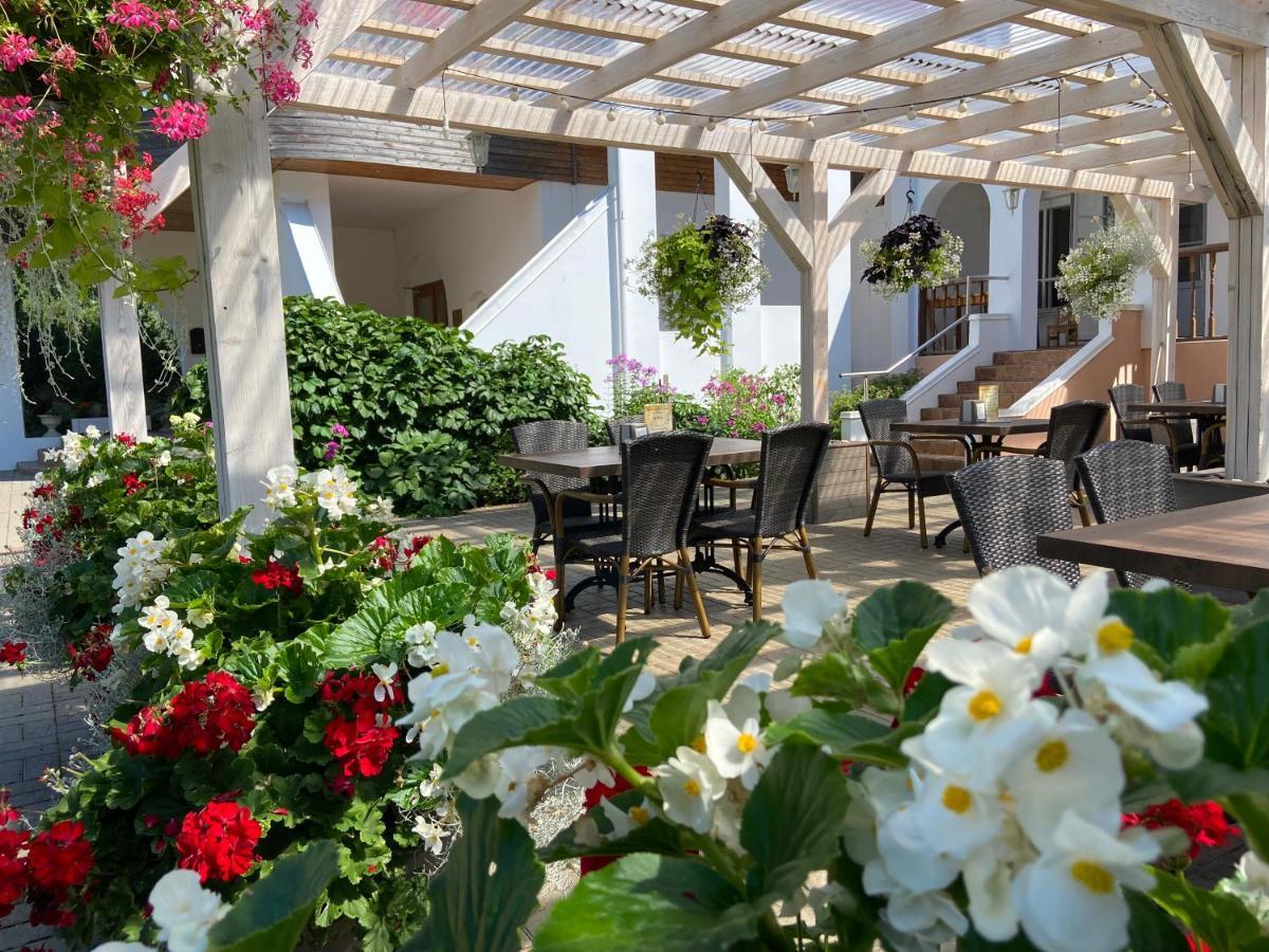 Karle Hotel Vitrupe Εξωτερικό φωτογραφία